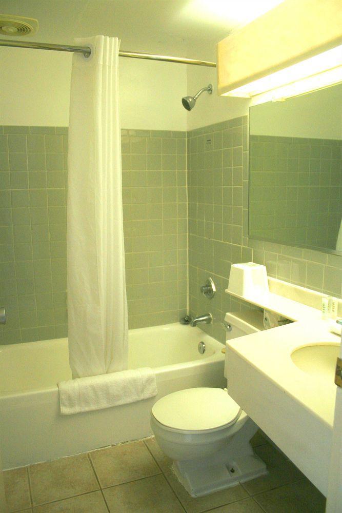 Finger Lakes Hotel Farmington Zewnętrze zdjęcie