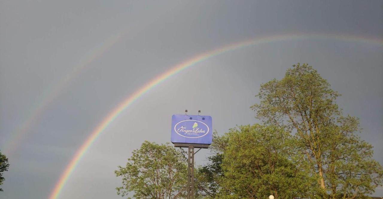 Finger Lakes Hotel Farmington Zewnętrze zdjęcie